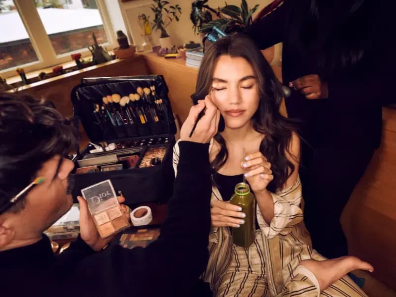 Event Makeup That Photographs Beautifully: What Professionals Do Differently